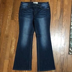 L.e.i sophia hipster flare jeans